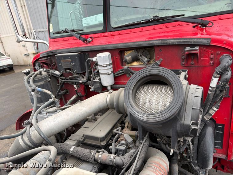 image for item FP4072 2009 Peterbilt 335 fuel truck