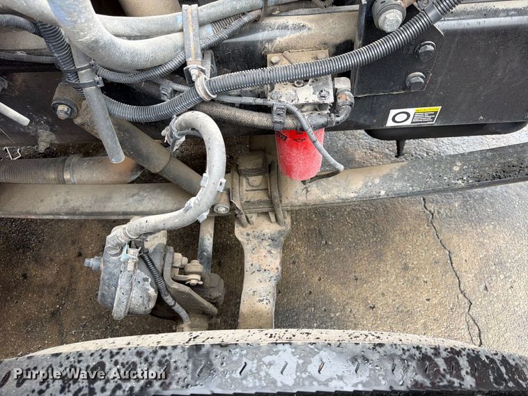 image for item FP4072 2009 Peterbilt 335 fuel truck