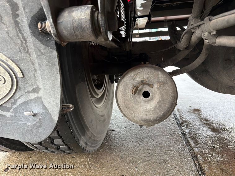 image for item FP4072 2009 Peterbilt 335 fuel truck