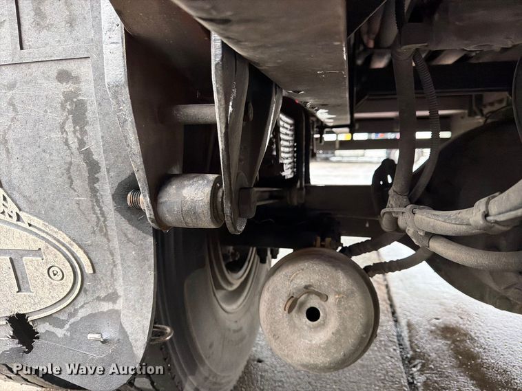 image for item FP4072 2009 Peterbilt 335 fuel truck