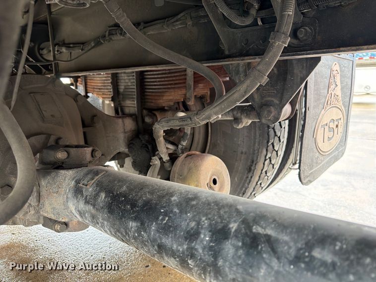 image for item FP4072 2009 Peterbilt 335 fuel truck