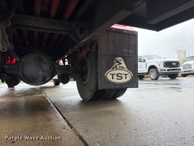image for item FP4072 2009 Peterbilt 335 fuel truck
