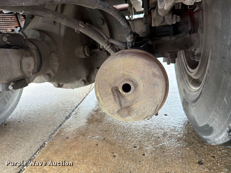 image for item FP4072 2009 Peterbilt 335 fuel truck