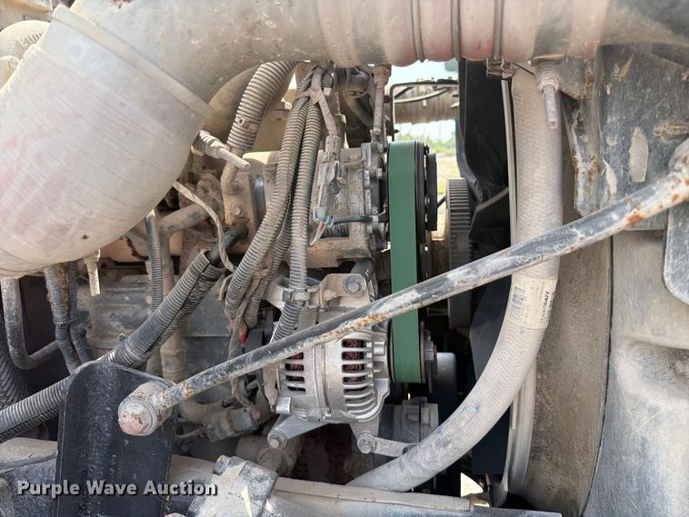 image for item FT6124 2017 Peterbilt 348 roll-off container truck