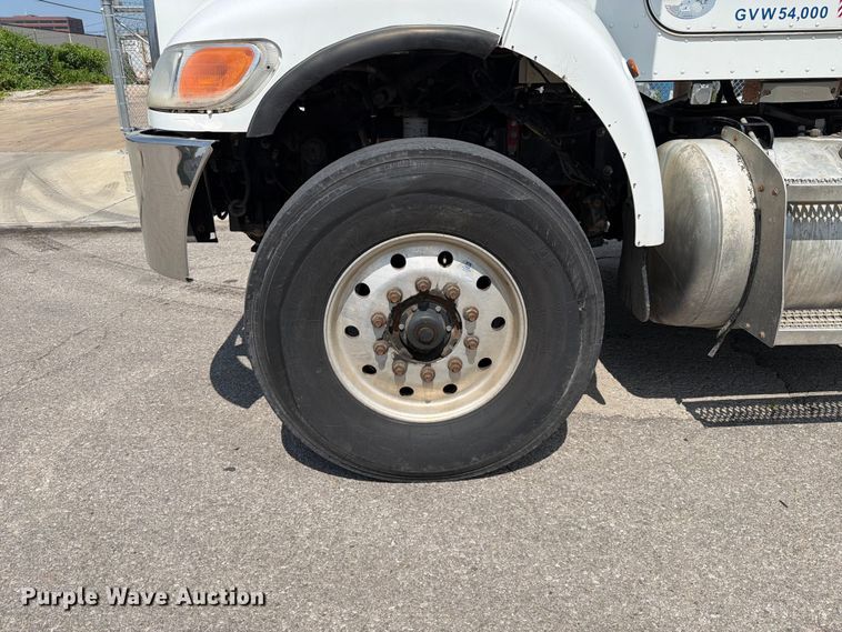 image for item FT6124 2017 Peterbilt 348 roll-off container truck