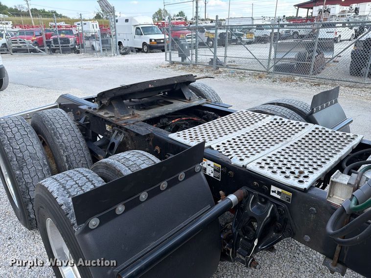 image for item FT6356 2019 Kenworth T680 semi truck