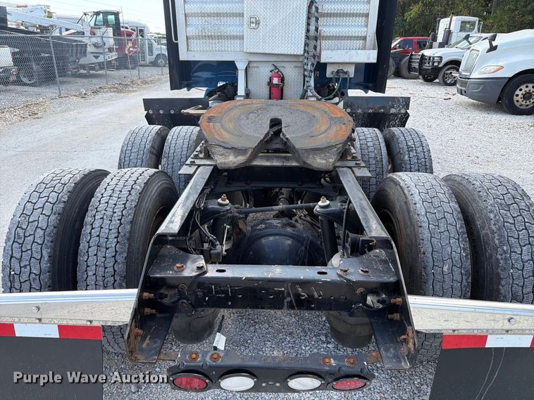 image for item FT6356 2019 Kenworth T680 semi truck