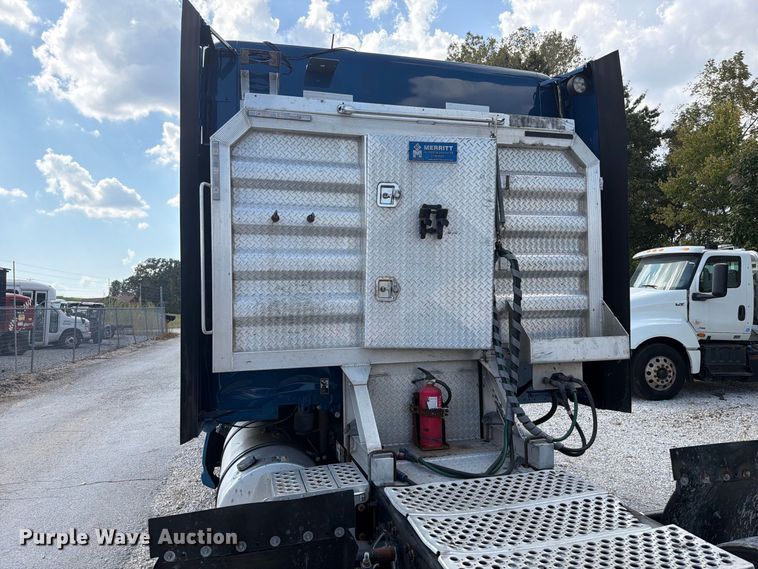 image for item FT6356 2019 Kenworth T680 semi truck