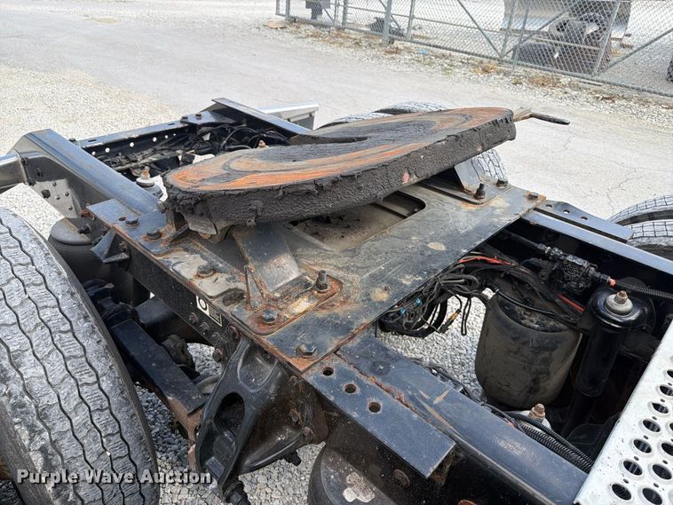 image for item FT6356 2019 Kenworth T680 semi truck