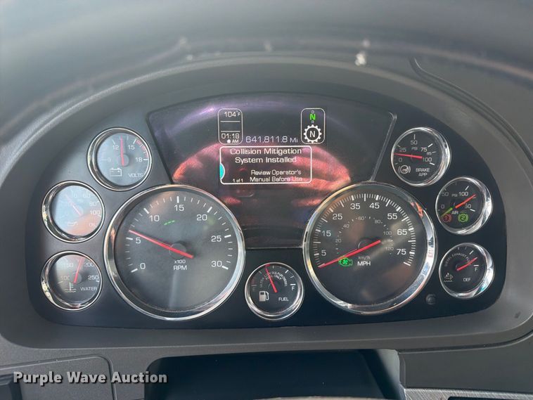 image for item FT6356 2019 Kenworth T680 semi truck