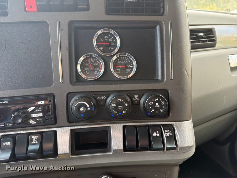 image for item FT6356 2019 Kenworth T680 semi truck