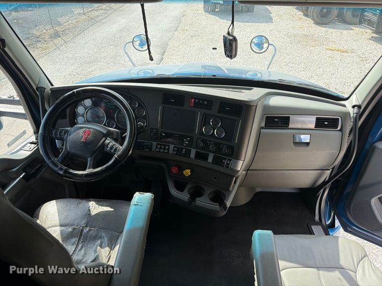 image for item FT6356 2019 Kenworth T680 semi truck