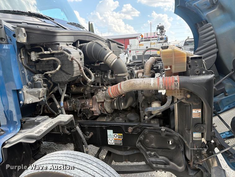 image for item FT6356 2019 Kenworth T680 semi truck