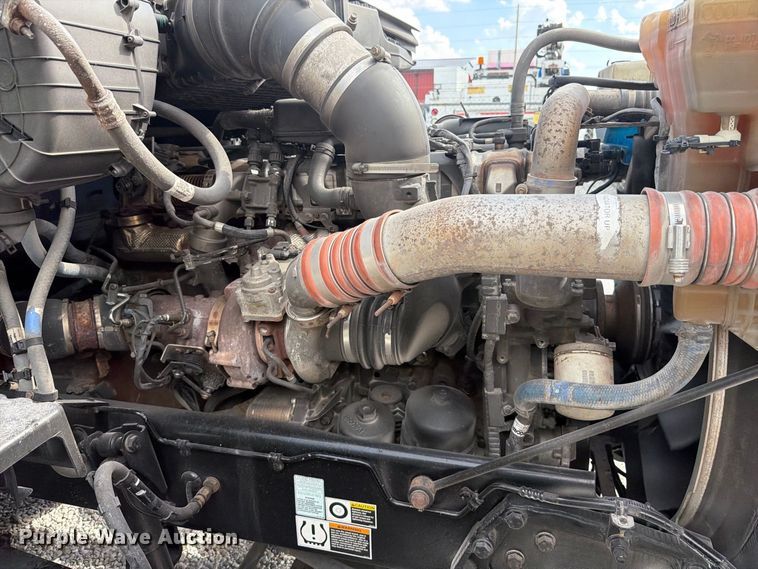 image for item FT6356 2019 Kenworth T680 semi truck