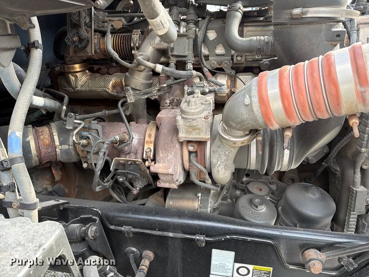image for item FT6356 2019 Kenworth T680 semi truck