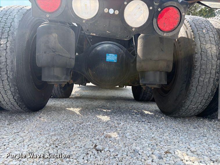 image for item FT6356 2019 Kenworth T680 semi truck