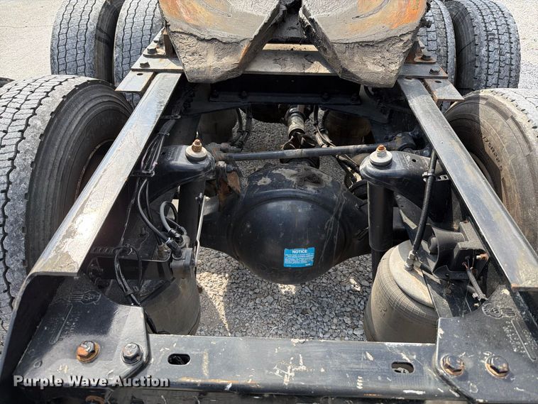 image for item FT6356 2019 Kenworth T680 semi truck