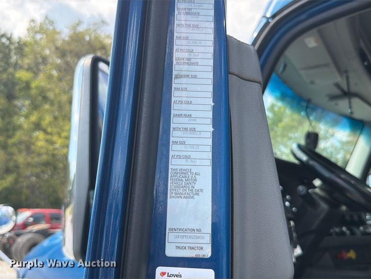 image for item FT6356 2019 Kenworth T680 semi truck