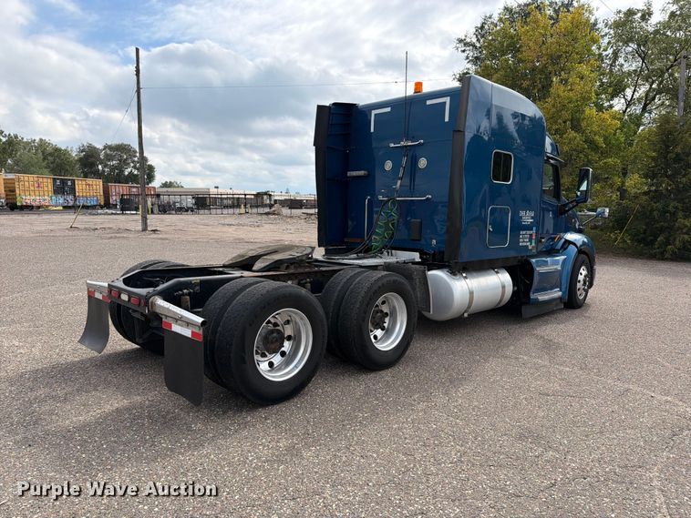 image for item FT7530 2017 Peterbilt 579 semi truck