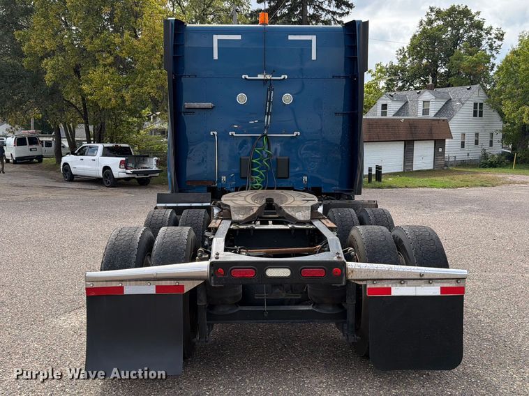 image for item FT7530 2017 Peterbilt 579 semi truck