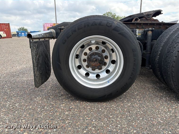 image for item FT7530 2017 Peterbilt 579 semi truck