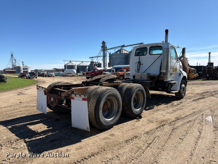 image for item FT7546 2002 Sterling A9500 semi truck