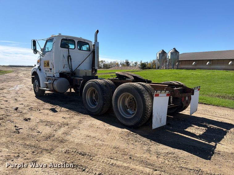 image for item FT7546 2002 Sterling A9500 semi truck