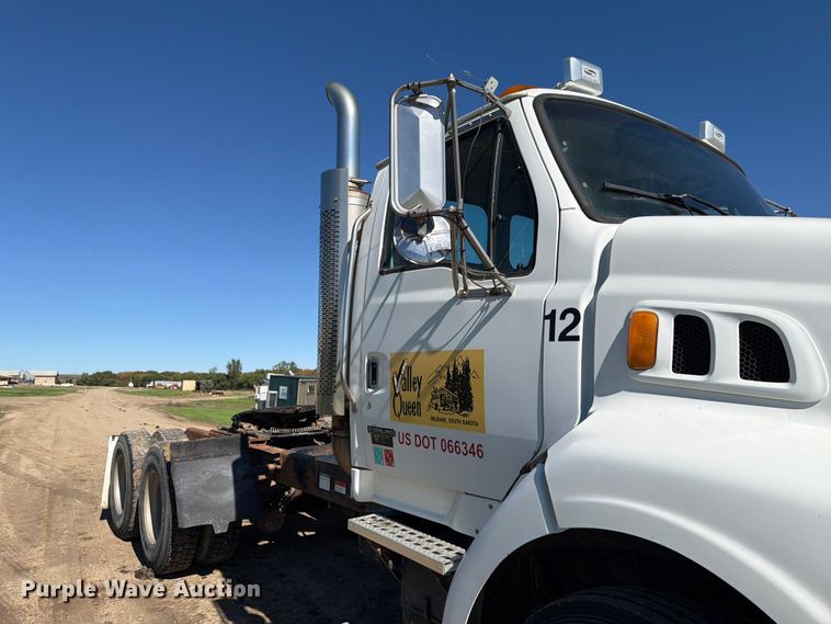 image for item FT7546 2002 Sterling A9500 semi truck