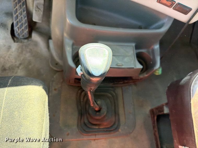 image for item FT7546 2002 Sterling A9500 semi truck