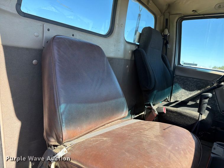 image for item FT7546 2002 Sterling A9500 semi truck