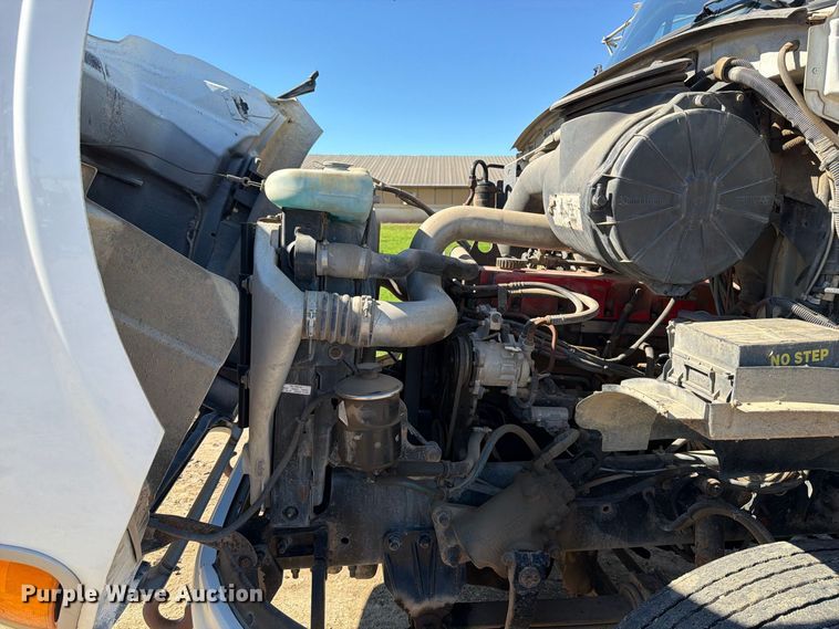 image for item FT7546 2002 Sterling A9500 semi truck