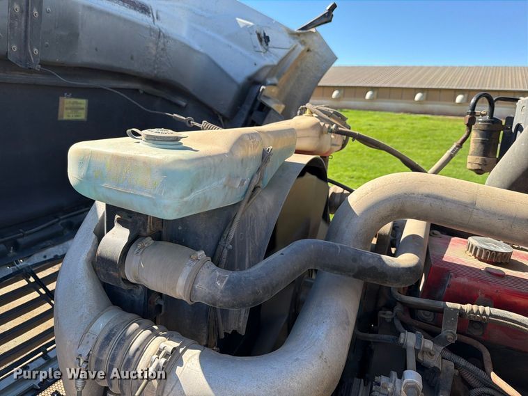 image for item FT7546 2002 Sterling A9500 semi truck