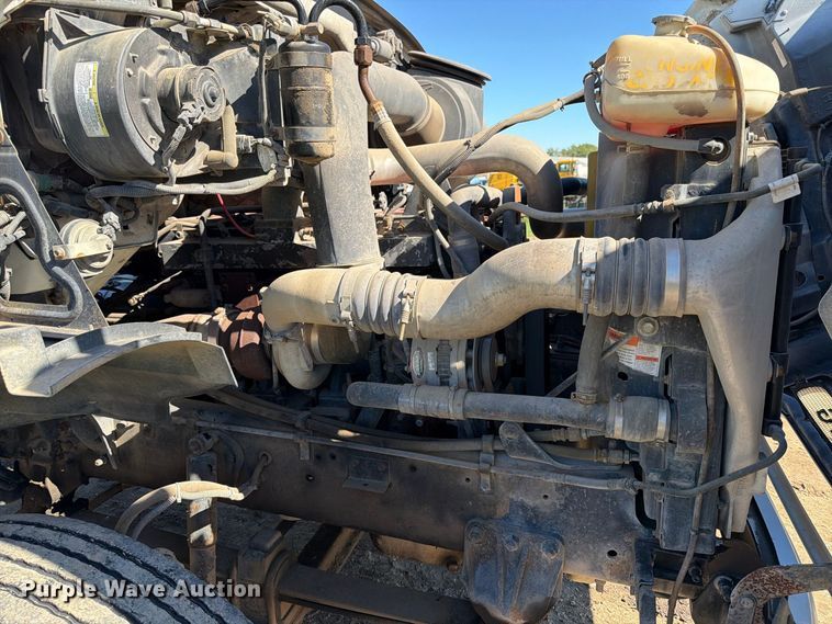 image for item FT7546 2002 Sterling A9500 semi truck