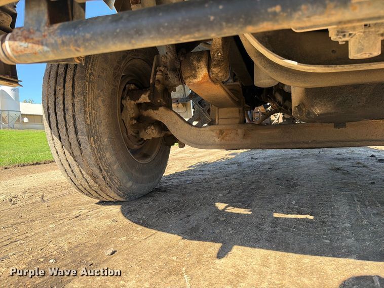 image for item FT7546 2002 Sterling A9500 semi truck