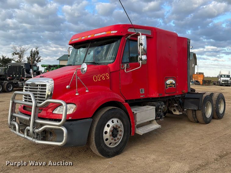 2006 Freightliner Columbia semi truck