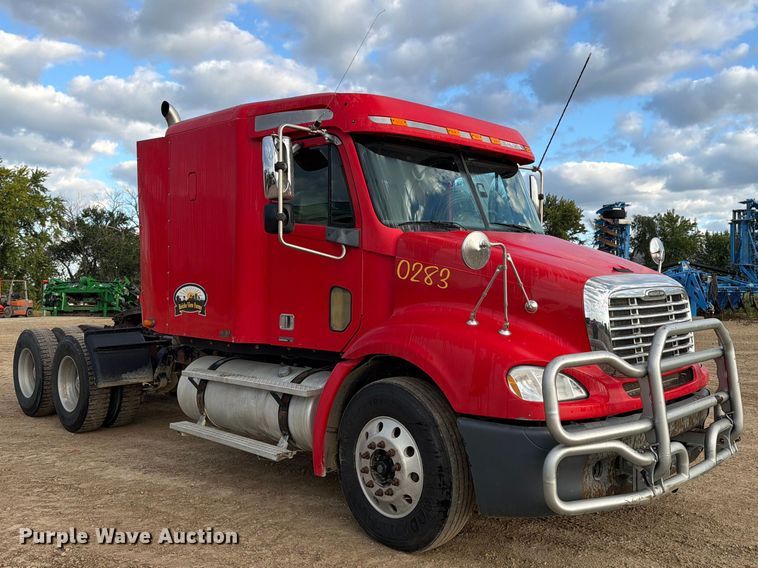 image for item FT8081 2006 Freightliner Columbia semi truck
