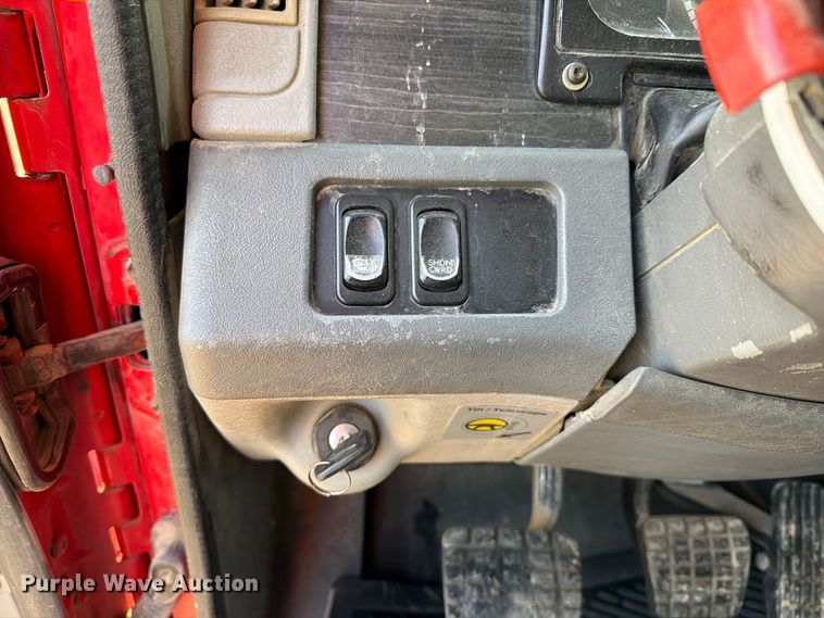 image for item FT8081 2006 Freightliner Columbia semi truck