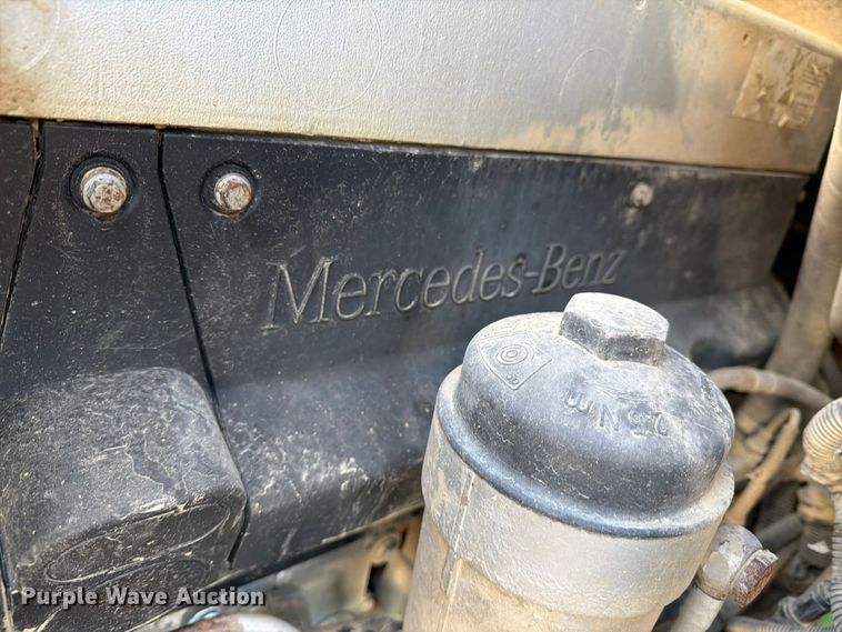 image for item FT8081 2006 Freightliner Columbia semi truck