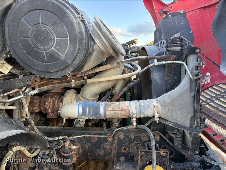 image for item FT8081 2006 Freightliner Columbia semi truck