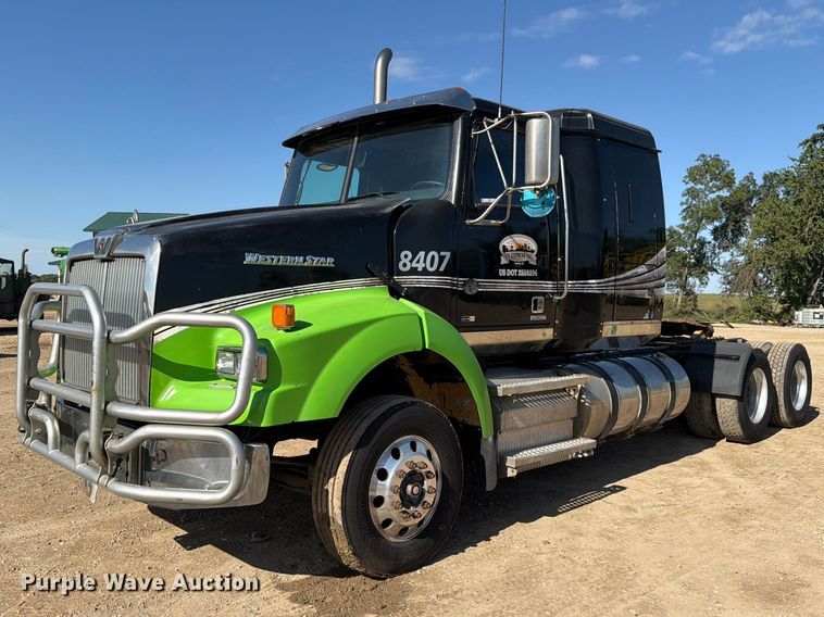 2015 Western Star 4900 semi truck