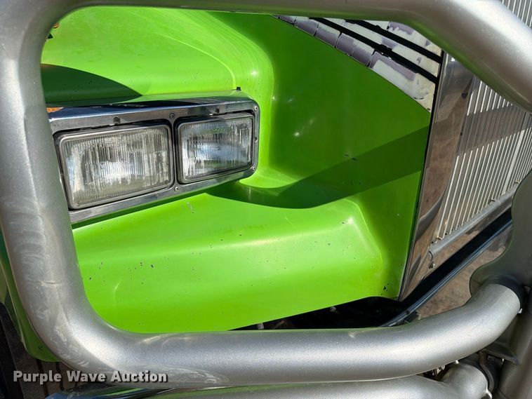 image for item FT8082 2015 Western Star 4900 semi truck