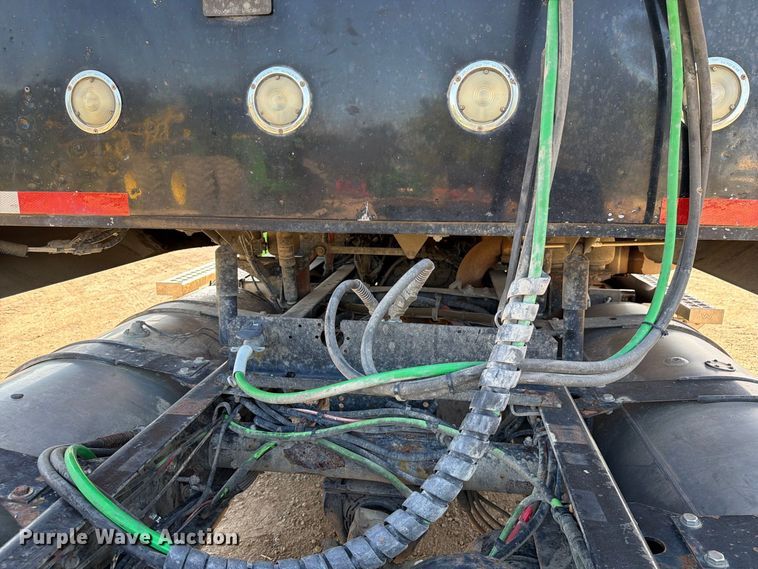 image for item FT8082 2015 Western Star 4900 semi truck