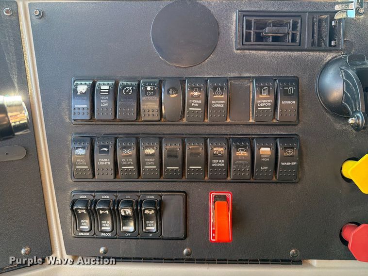 image for item FT8082 2015 Western Star 4900 semi truck
