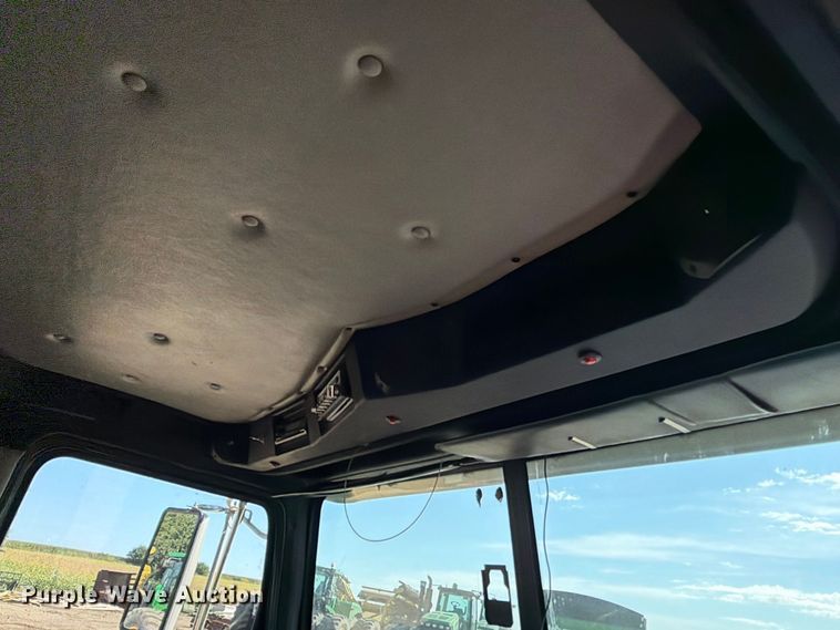 image for item FT8082 2015 Western Star 4900 semi truck