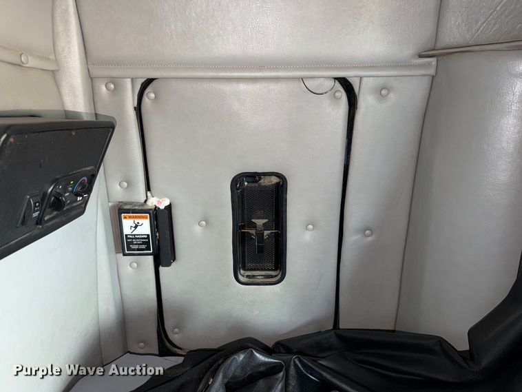 image for item FT8082 2015 Western Star 4900 semi truck