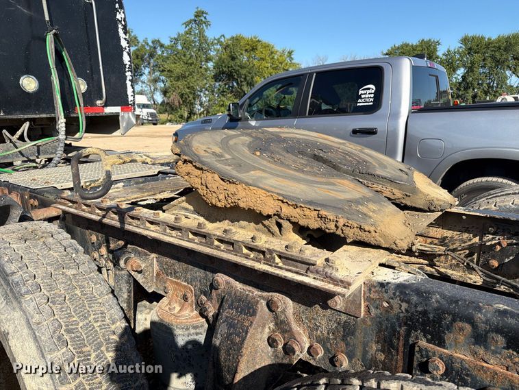 image for item FT8082 2015 Western Star 4900 semi truck