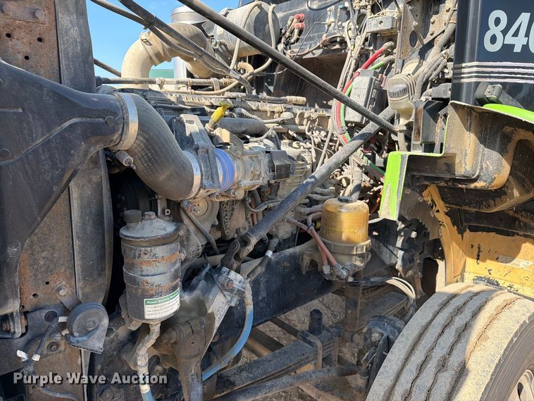 image for item FT8082 2015 Western Star 4900 semi truck