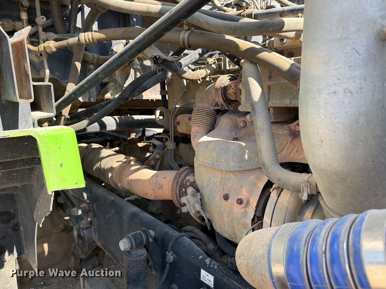 image for item FT8082 2015 Western Star 4900 semi truck