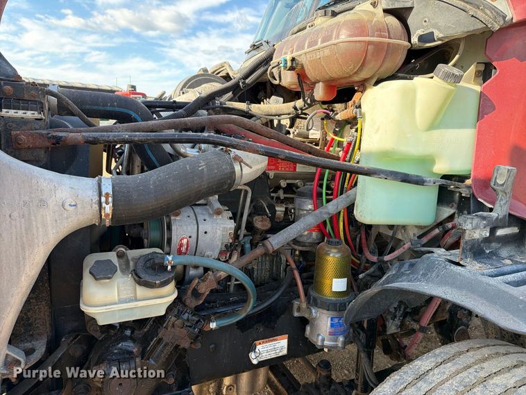 image for item FT8083 2007 Freightliner Columbia semi truck