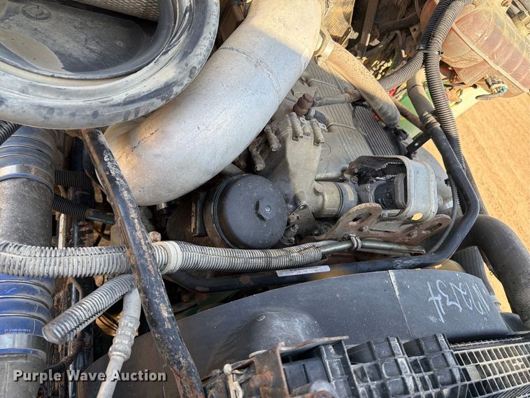 image for item FT8083 2007 Freightliner Columbia semi truck